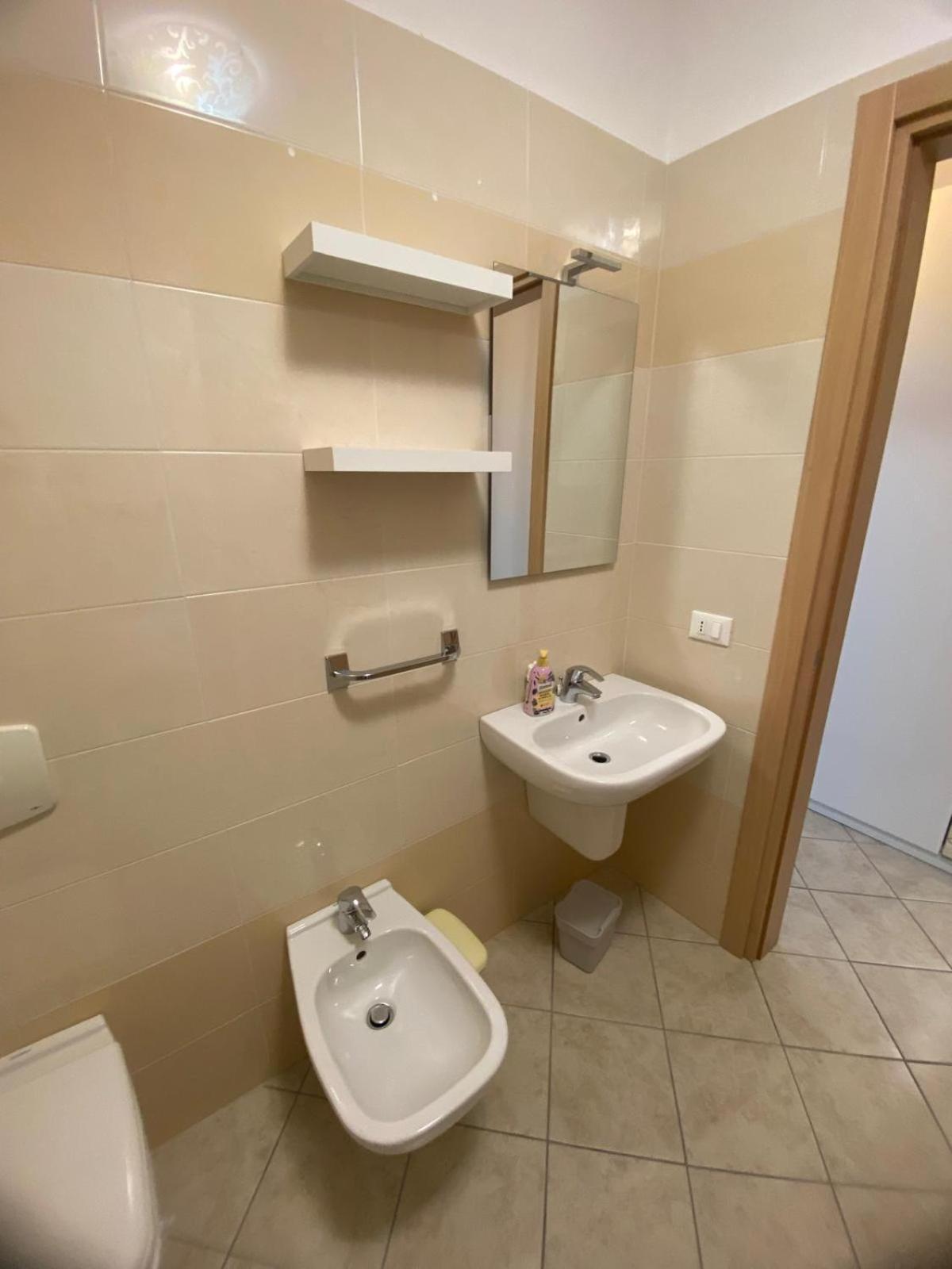 Alma Apartment シルミオーネ 部屋 写真