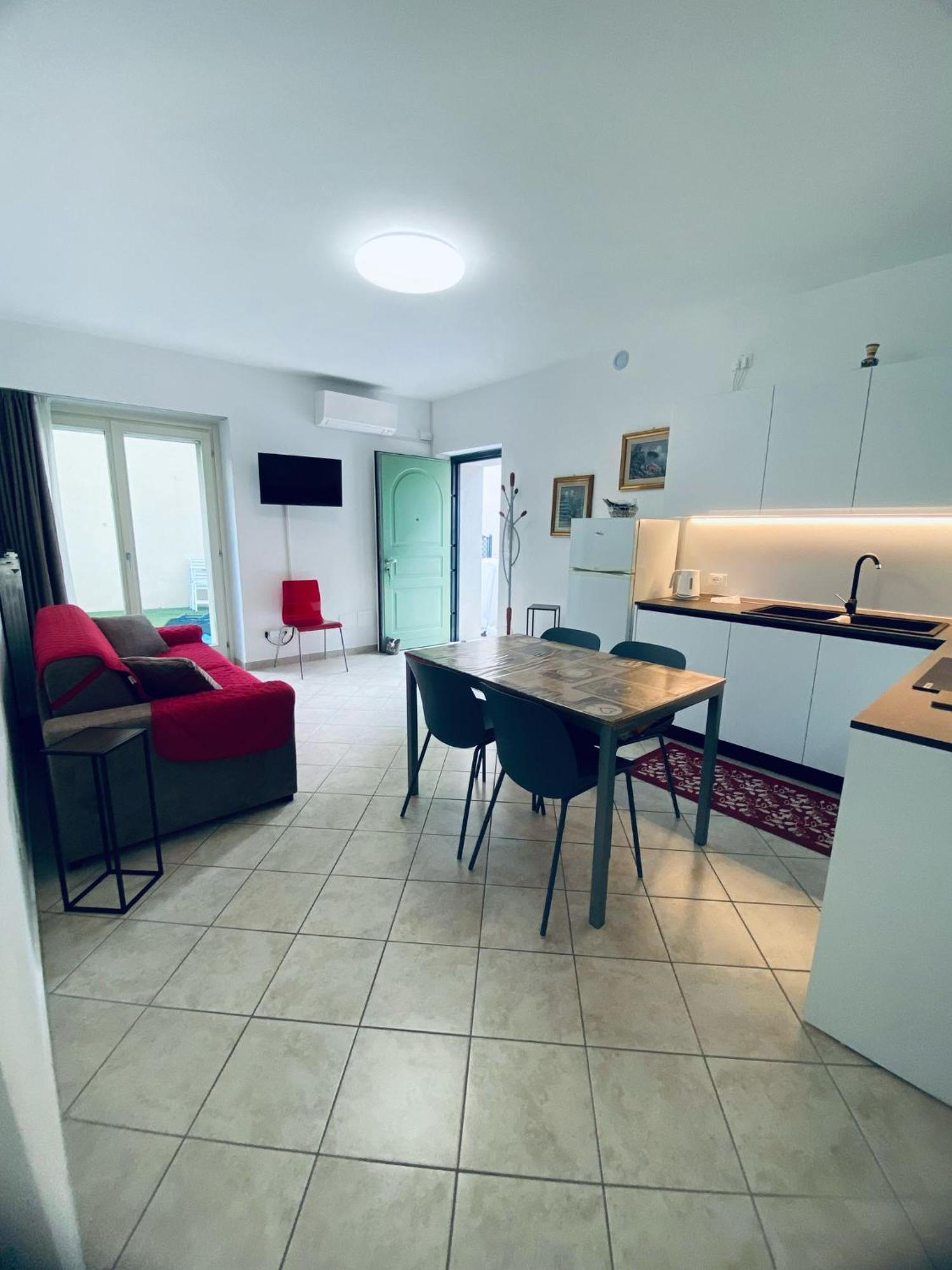 Alma Apartment シルミオーネ エクステリア 写真
