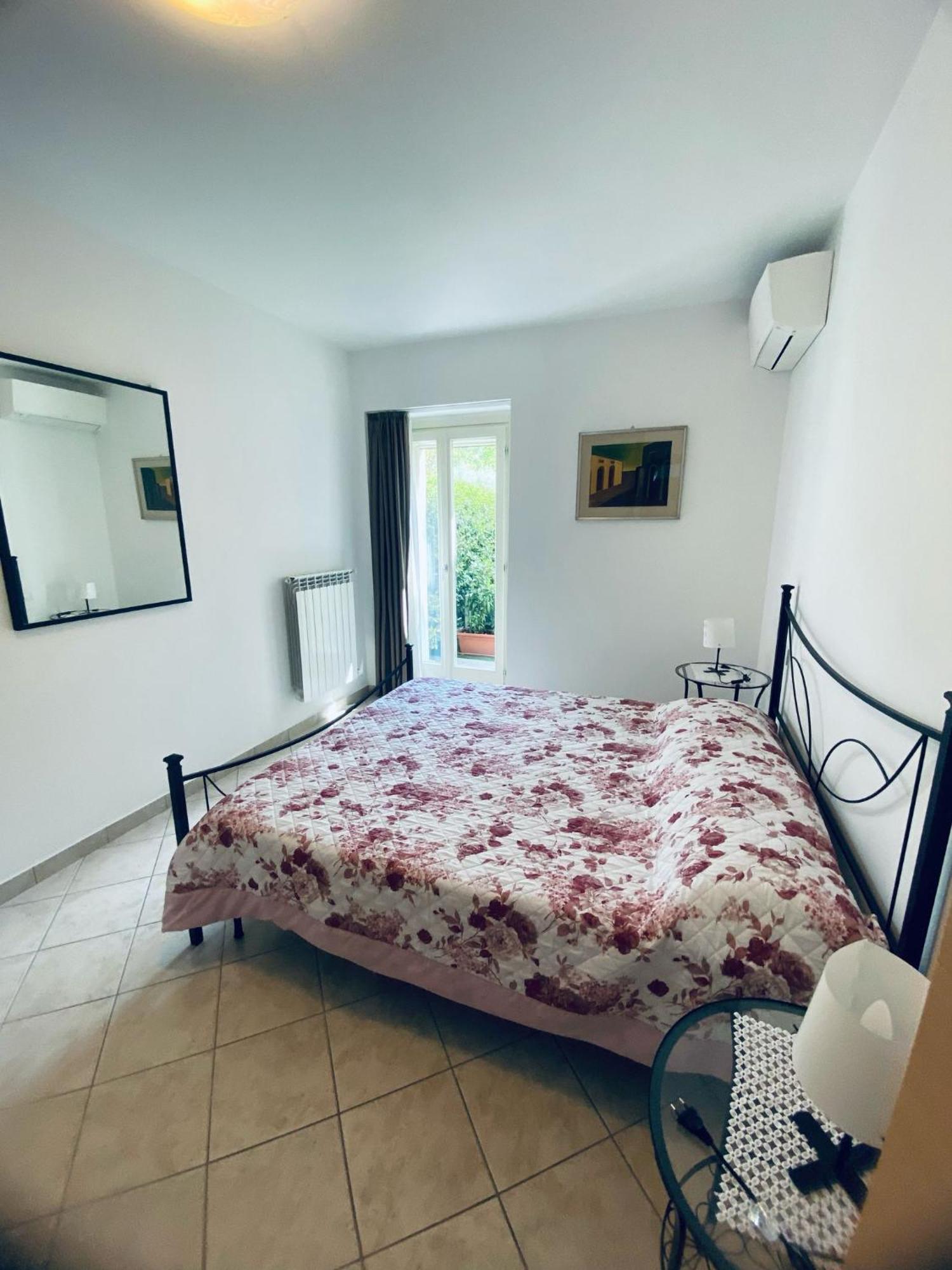 Alma Apartment シルミオーネ 部屋 写真