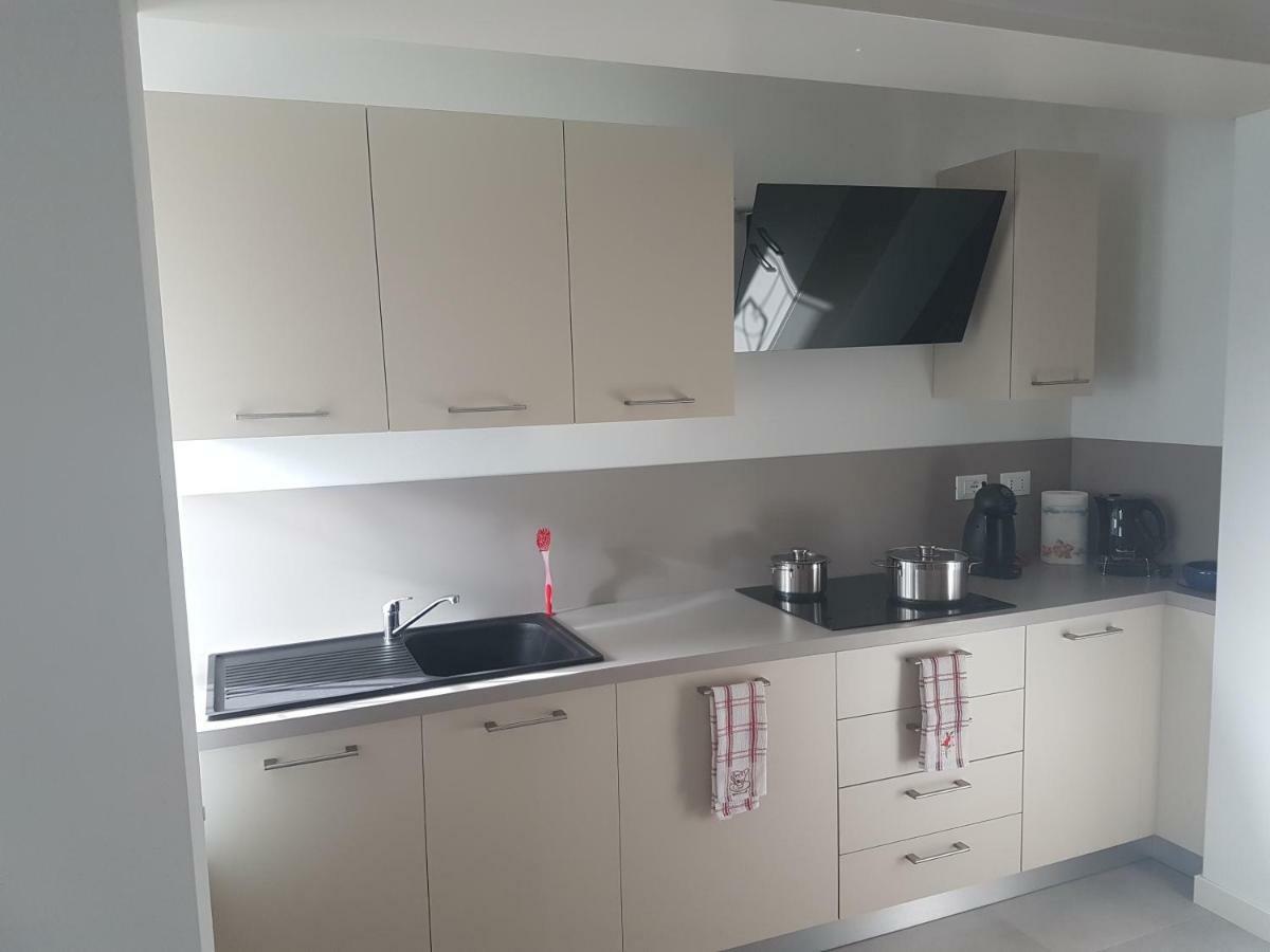 Alma Apartment シルミオーネ エクステリア 写真
